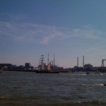 Ook zeilboten waren grootscheeps aanwezig.