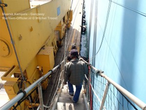 maersk-kampala-gangway-270214